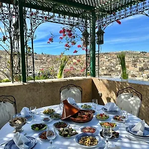 ***** Riad Dar Tazi - Medina View Marokko